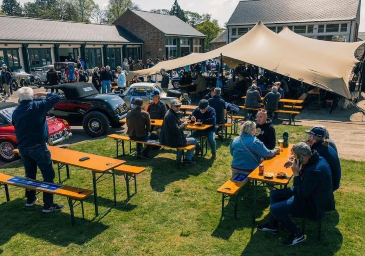 Duclos At Bicester Heritage Buitenkant foto